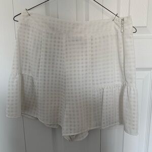 Show Me Your Mumu Skippy Shorts White Picnic 
Size: Small
